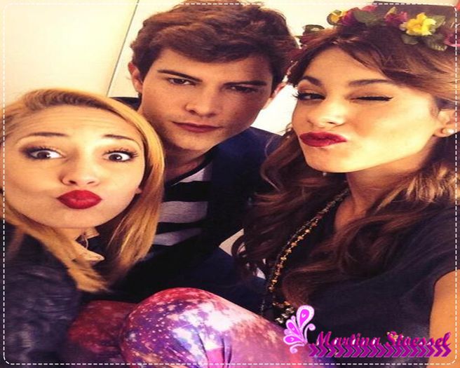 <3<3<3<3<3<3<3:8:*:)********;) UN PUPIC PENTRU TOTI COPII :* DE LA DIEGO MERCE SI TINI