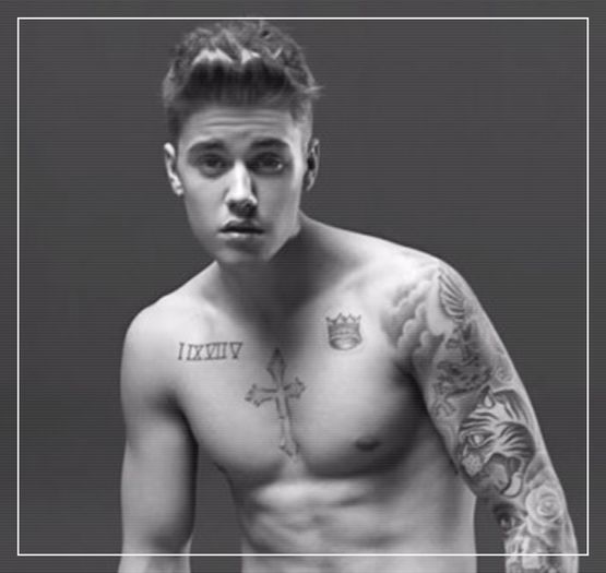 Heeei...[ se aseaza langa ele]