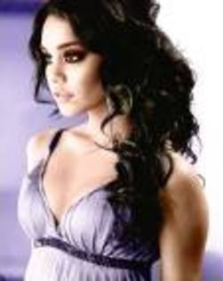 CAY78XQB - vanessa hudgens