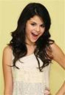 imagesCAAVKCEF - toate pozele mele cu selena gomez