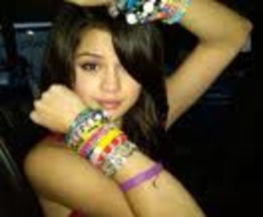 imagesCAJBO1H8 - toate pozele mele cu selena gomez
