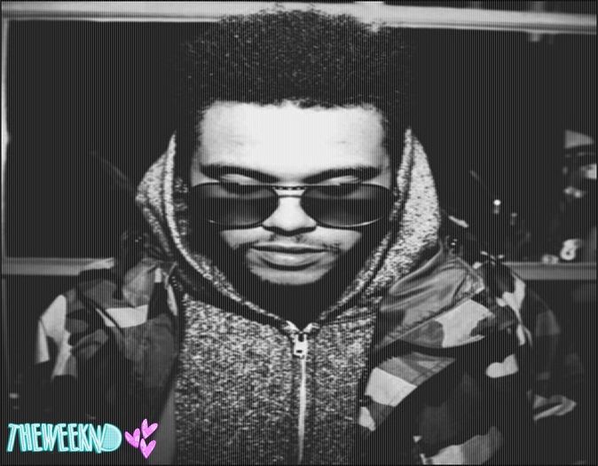 ☪ 16.09.2015 │ day 045 ϟ Este atât de simplu..și atât de greu simultan...mereu în loc să fac ceva; legat personal de mine,prefer să te ascult pe tine și să dansez până la epuizare; întotdeauna încerc să cânt deodată cu tine,de parcă am face un duet,iar mai apoi picioarele preiau controlul corpului.
