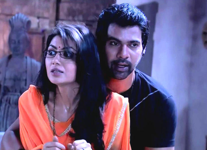 KUMKUM10 - KUMKUM BHAGYA ABHI AND PRAGYA