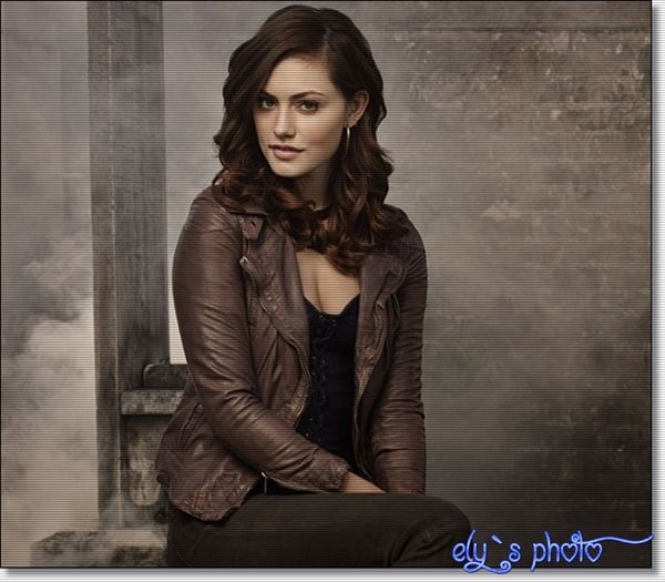 Te aparam noi , Elena! #e *il ridica pe fane* Esti putin prafuit. - here - episode 48 - done