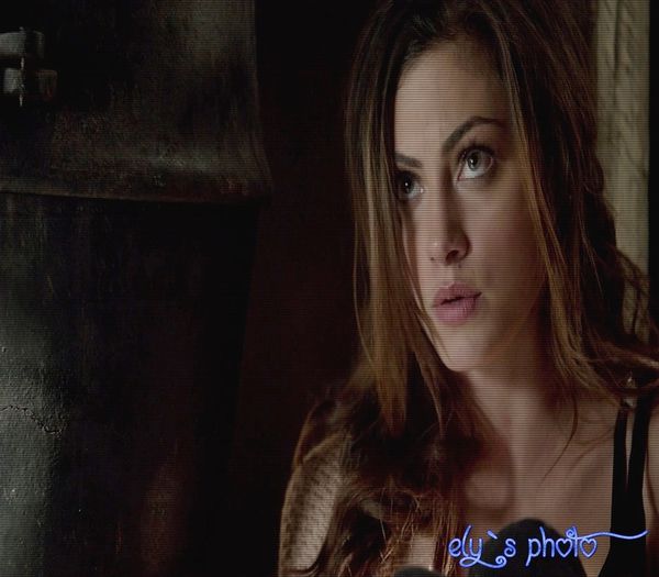 *se baga intr-un colt* Da, dar mi-e frica de astia #fane