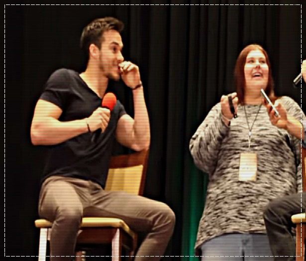 Mi le speli tu?* se uita la ea*#elena ; Si din vina voastra i-am omorat clk; ca sunteti apucati si nu stiti sa va comportati cu musafirii!#hay
