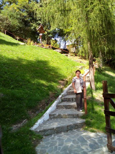 32.Picture 202; La biserica cnezilor Cândea.
