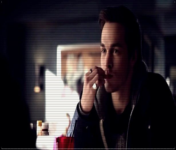 * mai continua pana se termina, un timp apoi ; incepe sa se imbrace *