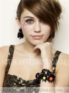  - Photoshot Miley 3