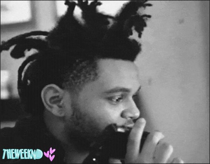 ☪ 26.09.2015 │ day 055 ϟ Îți pot observa căldura dincolo de atitudinea de bad-boy. Viața ți-a dat; probleme greu de digerat,și chiar și cu stilul tău de viață,lumina aia pură și inocentă iasă încă din sufletul tău mare. Oricât ai încerca să negi,I SEE YOU. I really do..
