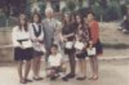 thumb_exclusiv-uite-cum-erau-vedetele-inainte-si-dupa-12-ani-de-acasa-galerie-foto_10