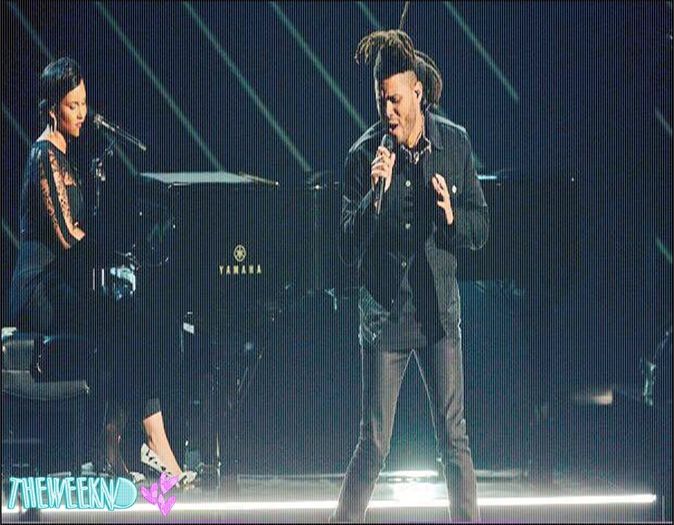 ☪ 29.09.2015 │ day 058 ϟ Cred că eu te-aș vedea perfect chiar și cu un sac pe tine ; tu ești perfect; și tu modelezi acea haină după tine. Fără personalitatea ta puternică,o haină,oricât ar fi de scumpă sau frumoasă,se destramă și se rupe la primul impact cu exteriorul. I got only love for ya.
