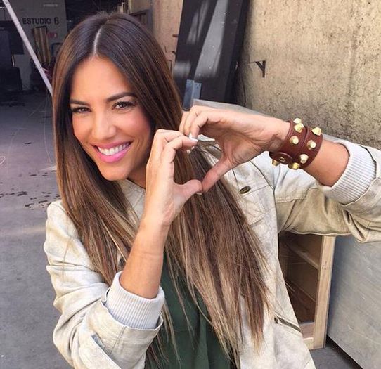 CQAUrcIWwAAxUik - gaby espino