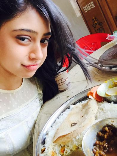 CQOK98JUYAAqZYq - Niti Taylor