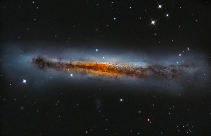NGC3628Falesiedi950 - Colindand prin univers I