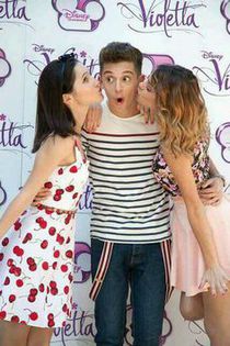 oh my god.. poza asta aoleu.. - Violetta-21