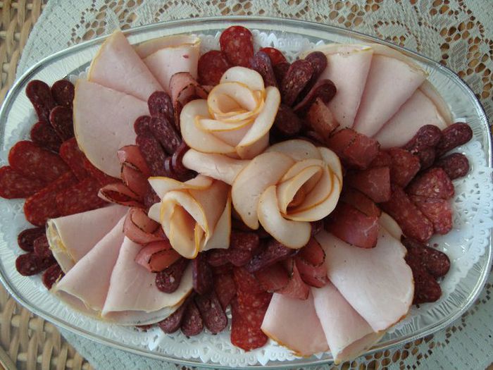 281799_237611122937619_3207606_n - Idei de aranjare a platourilor pentru ocazii speciale