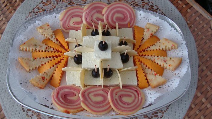 284955_237609026271162_4649264_n - Idei de aranjare a platourilor pentru ocazii speciale