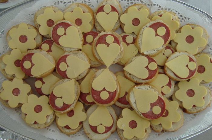 285468_237617319603666_647690_n - Idei de aranjare a platourilor pentru ocazii speciale