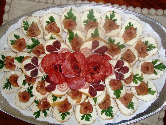 554730_463988836966512_609240238_n - Idei de aranjare a platourilor pentru ocazii speciale