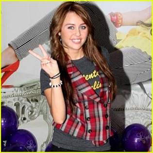 miley-cyrus-berlin-hovering - miley cyrus 3