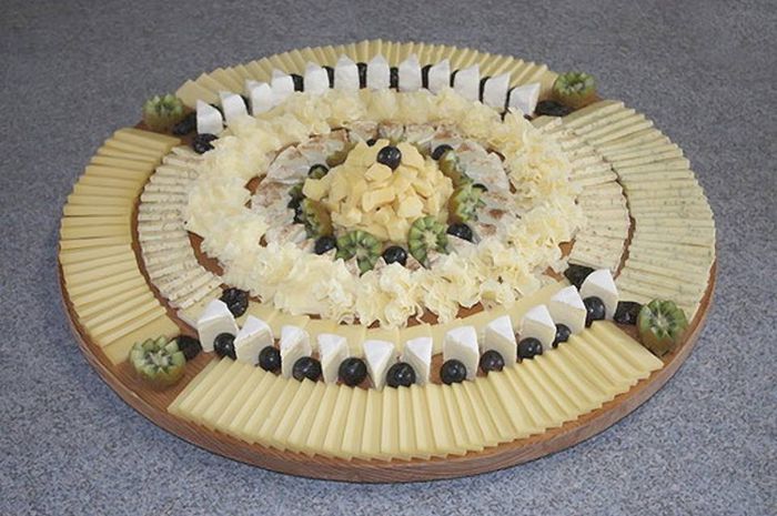 12039615_1062936423731087_8408806570116251429_n - Idei de aranjare a platourilor pentru ocazii speciale