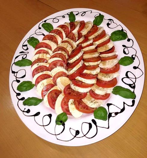 12065979_1070344219656974_6631248617311307359_n - Idei de aranjare a platourilor pentru ocazii speciale