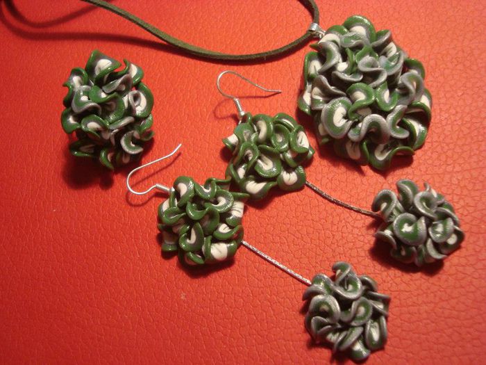 532867_524823200910453_42027865_n - seturi