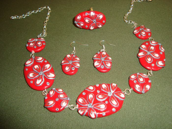 549624_406430379416403_3937139_n - seturi