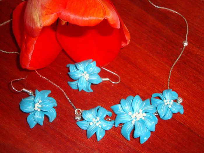 936916_524820707577369_87786485_n