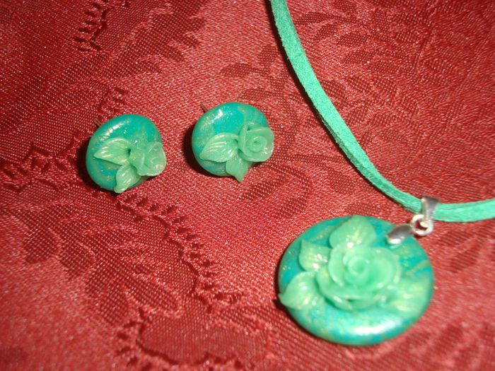 578530_501195456606561_724064262_n - Trandafiri