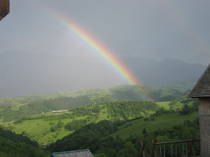 curcubeu in pestera-moeciu