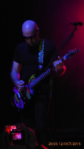 P1020006 - Joe Satriani 12 oct 2015