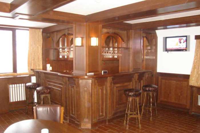 bar