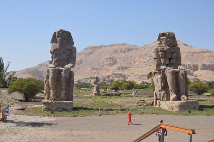 COLOSII MEMNON