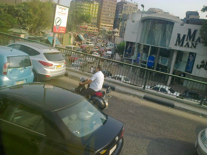 UITE JOS,TRAFIC