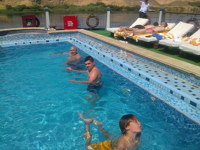 in piscina pe vapor