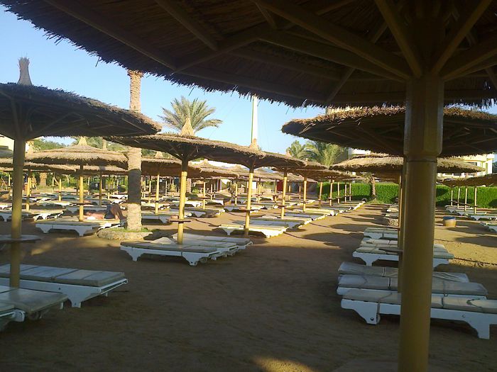 LA PLAJA IN HURGADA