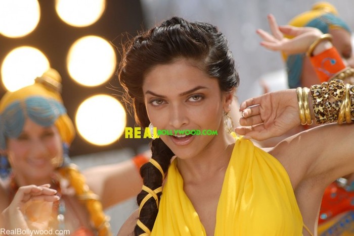 normal_Deepika_Padukone_desi_actress