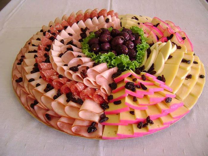 22287_1559824030949880_4122147339448250853_n - Idei de aranjare a platourilor pentru ocazii speciale