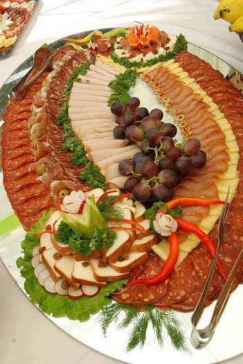 11096655_1559824704283146_1085059668603227713_n - Idei de aranjare a platourilor pentru ocazii speciale