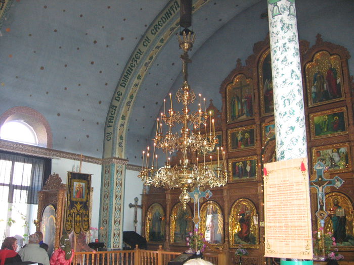 BISERICA SF.TREIME, INTERIOR - 2010 3