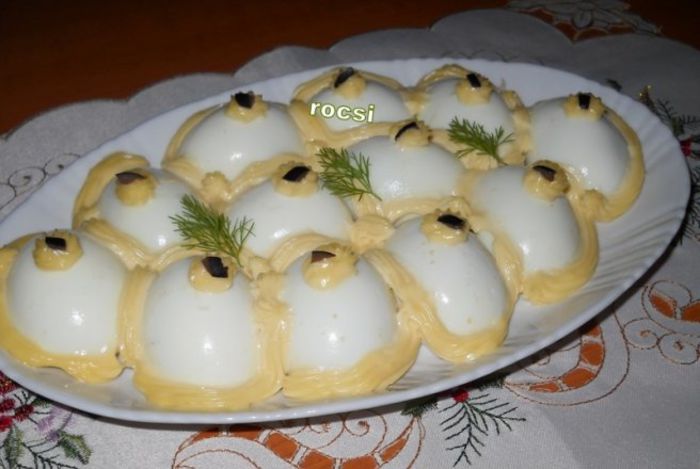 Oua umplute - Idei de aranjare a platourilor pentru ocazii speciale