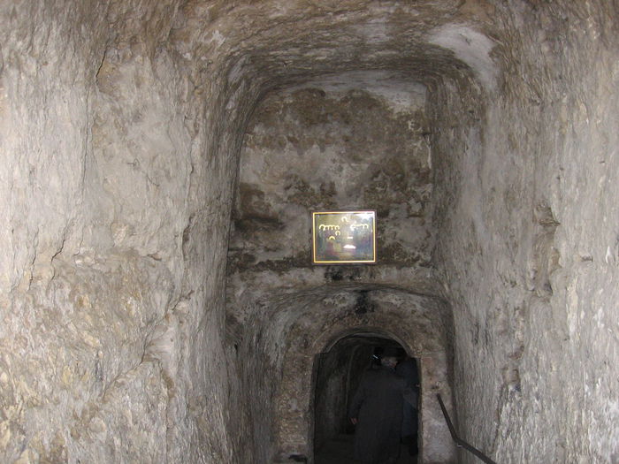 Intrarea in manastirea subterana - 2010 5