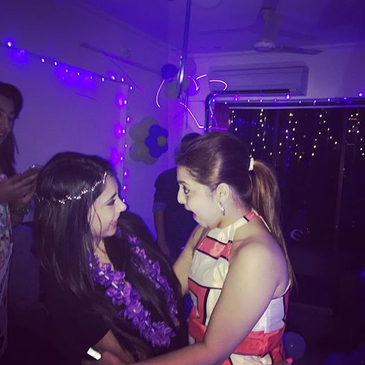 12093438_1482441725396091_462887187_n - Niti Taylor
