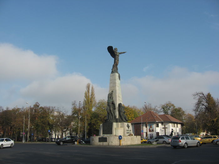 statuia Aviatorilor