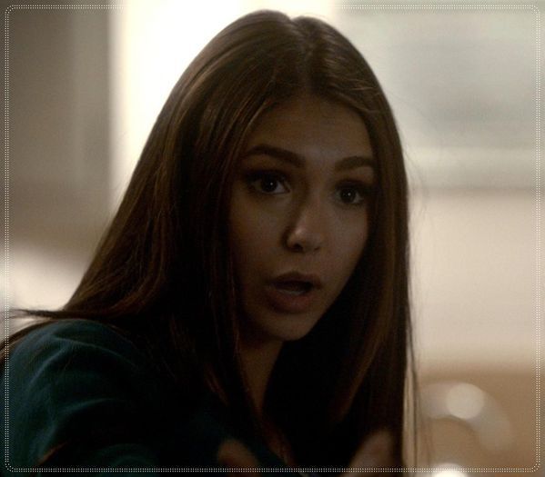 - *își da căștile jos și se arunca lângă ea* Ce faci? =))))