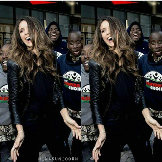 *se ia cu mâinile de cap * MI-E RĂU!!! =)))))) :/=)))) - Epii 28 _ Cant feel my face