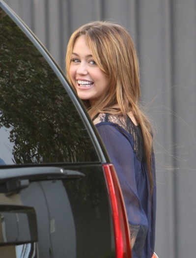 Miley Cyrus (4) - x - Miley Cyrus sau Taylor Swift