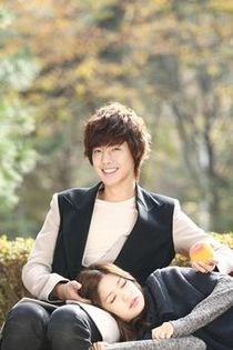 7387e2a6b42cbdc562b409c3a7cb1d56 - Playful Kiss